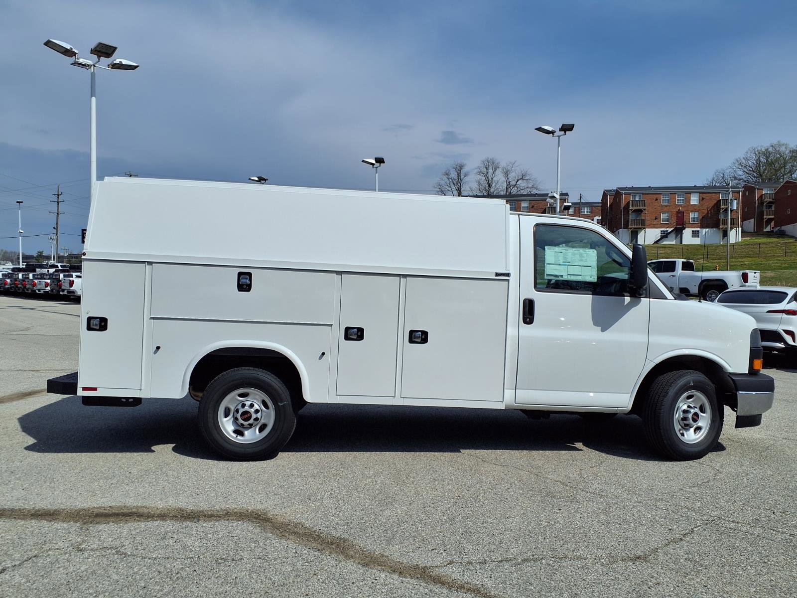 New 2025 GMC Savana 3500 w/ Power Convenience Package RWD image 20
