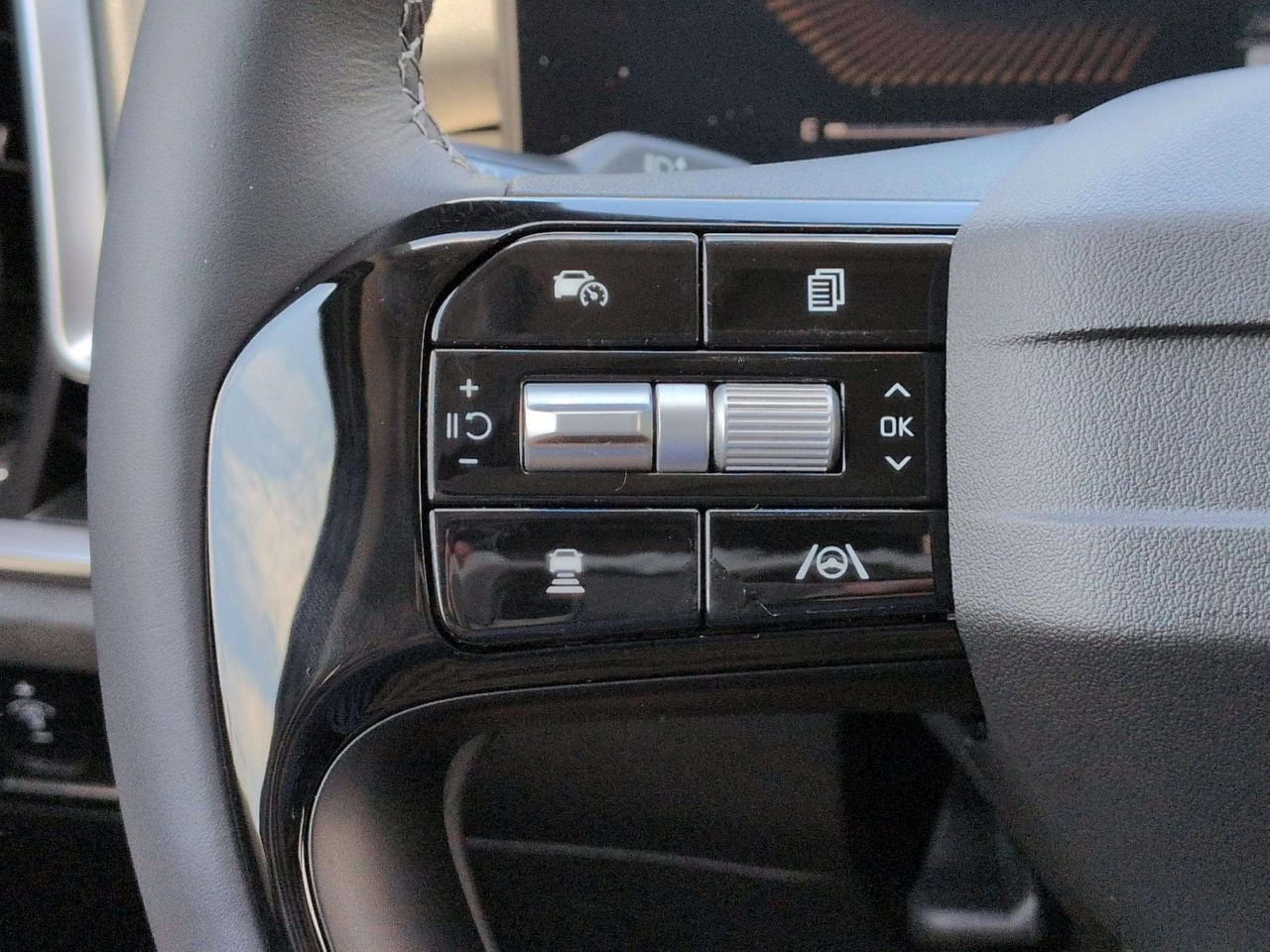 New 2026 Kia Sorento S w/ S Panoramic Sunroof Package FWD image 23