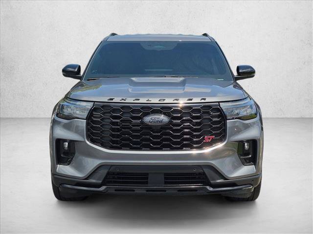 Used 2025 Ford Explorer ST AWD/4WD image 2