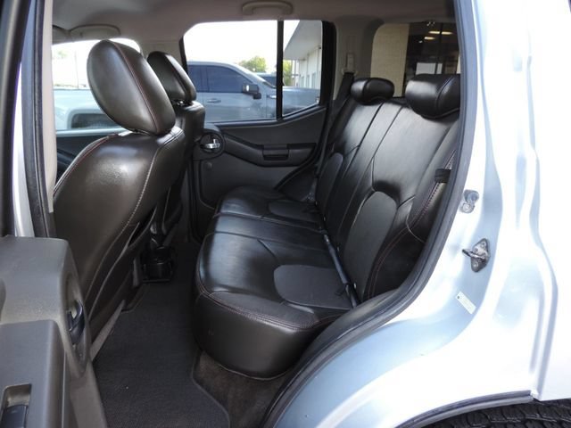 Used 2011 Nissan Xterra PRO-4X w/ Pro-4x Leather Pkg AWD/4WD image 16