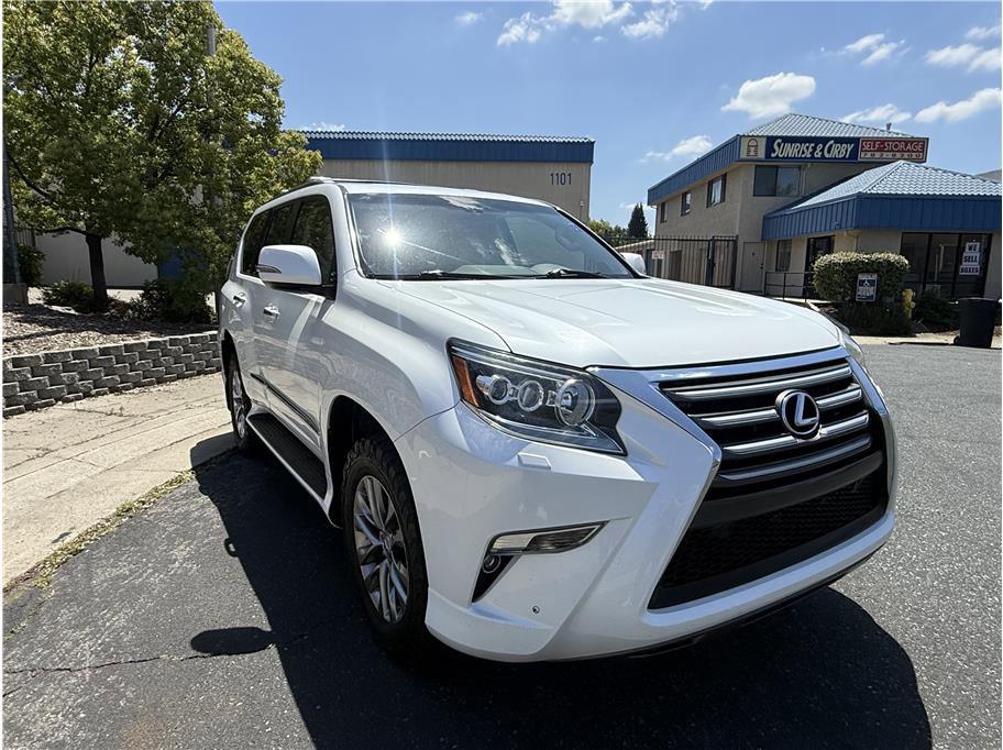 Used 2015 Lexus GX 460 Luxury AWD/4WD image 2