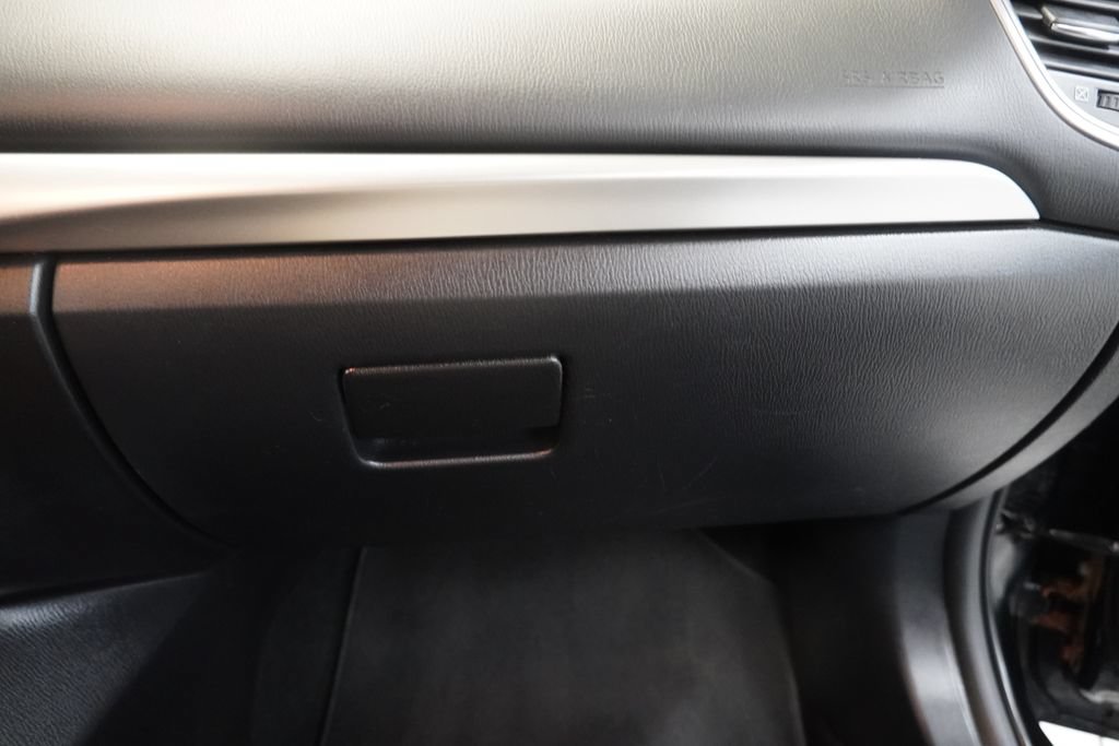 Used 2017 MAZDA MAZDA3 Sport FWD image 36
