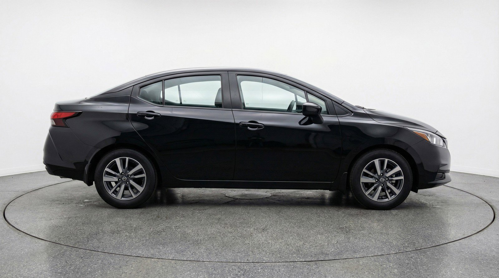 Used 2025 Nissan Versa SV image 11