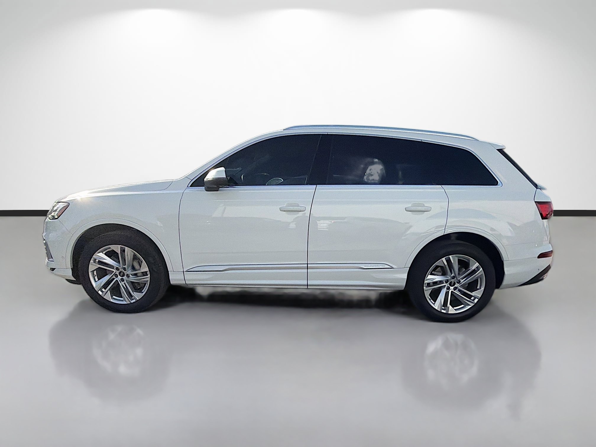 Used 2023 Audi Q7 2.0T Premium Plus w/ Premium Plus Package AWD/4WD image 2