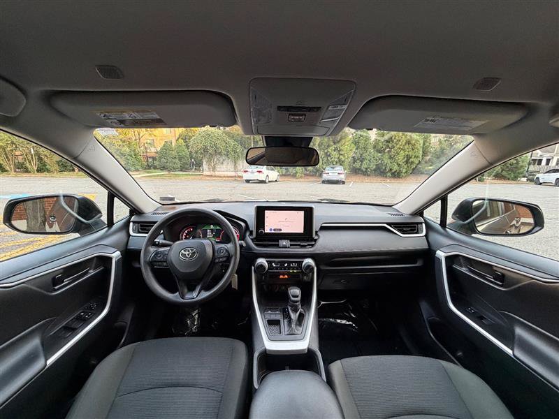 Used 2025 Toyota RAV4 LE FWD image 31