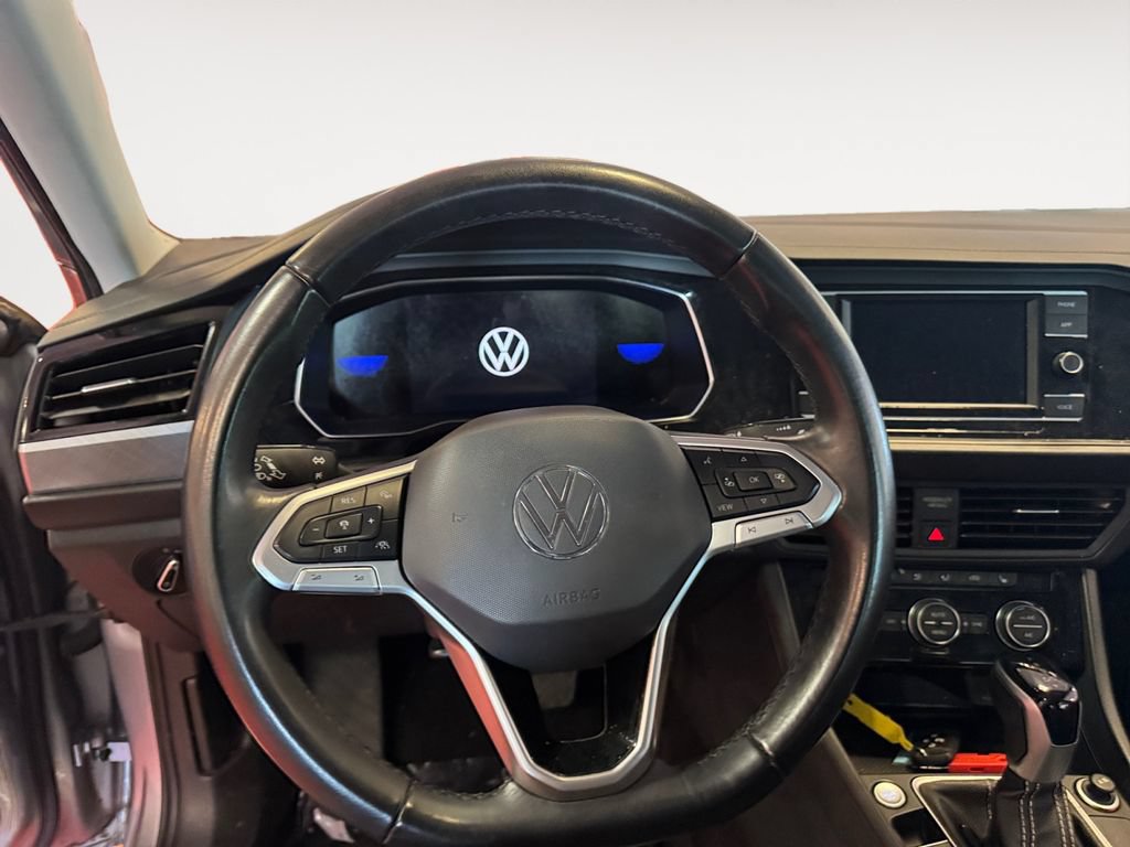 Used 2024 Volkswagen Jetta SE FWD image 12