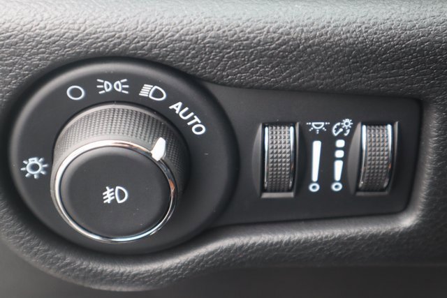 New 2026 Chrysler Pacifica Pinnacle image 9