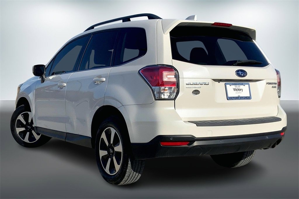 Used 2017 Subaru Forester 2.5i Limited image 7