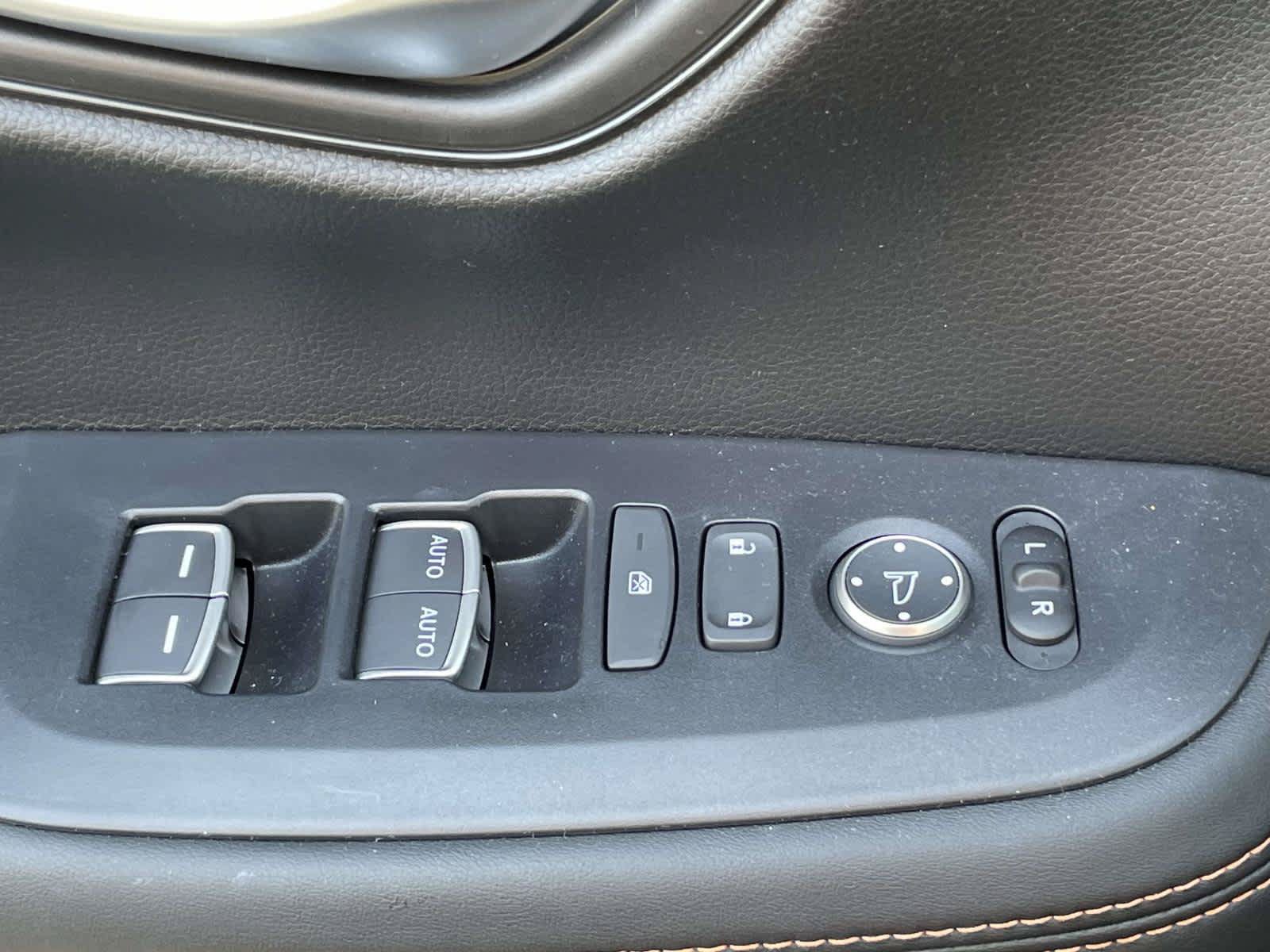 Used 2027 Honda HR-V Sport image 17