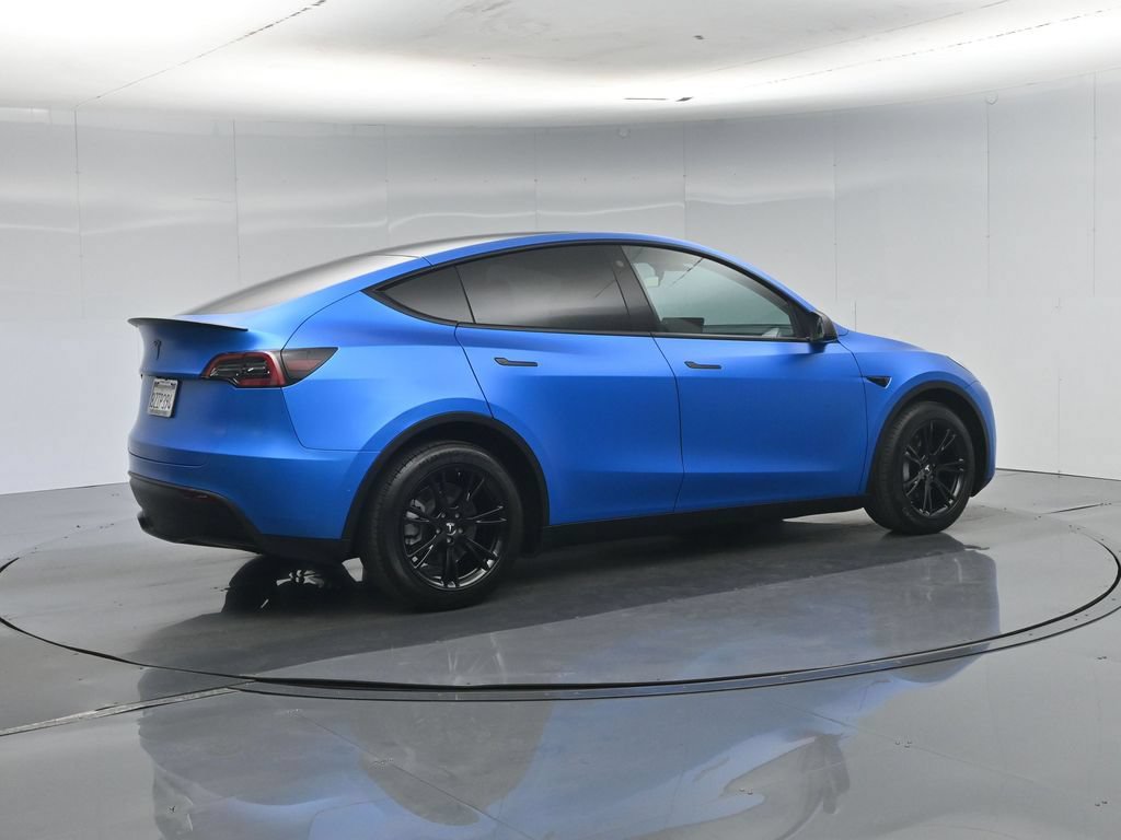 Used 2022 Tesla Model Y Long Range AWD/4WD image 26