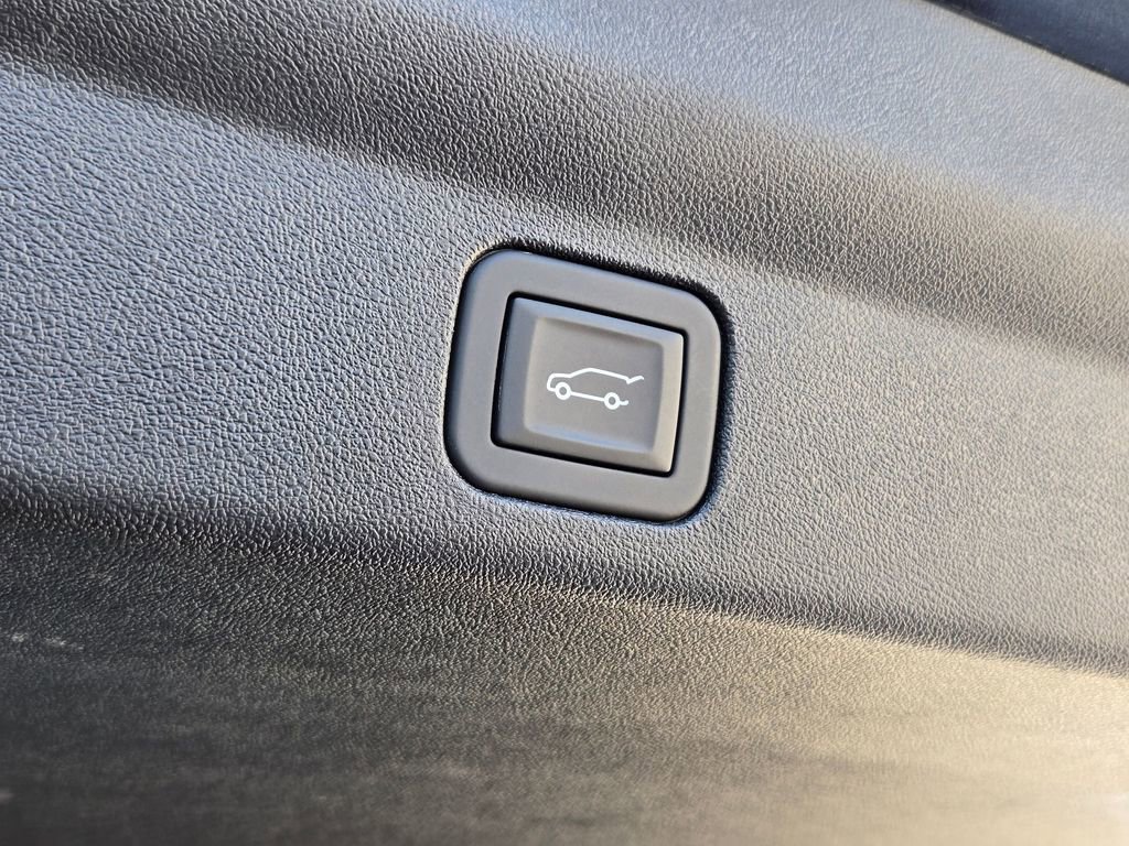 Certified 2025 Cadillac Escalade IQ Luxury 2 w/ LPO, Premium Carpet Package image 34