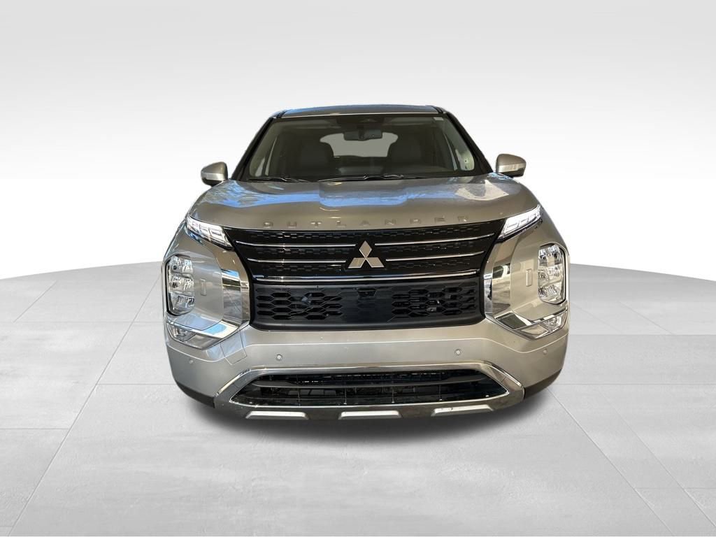 New 2025 Mitsubishi Outlander SE image 11