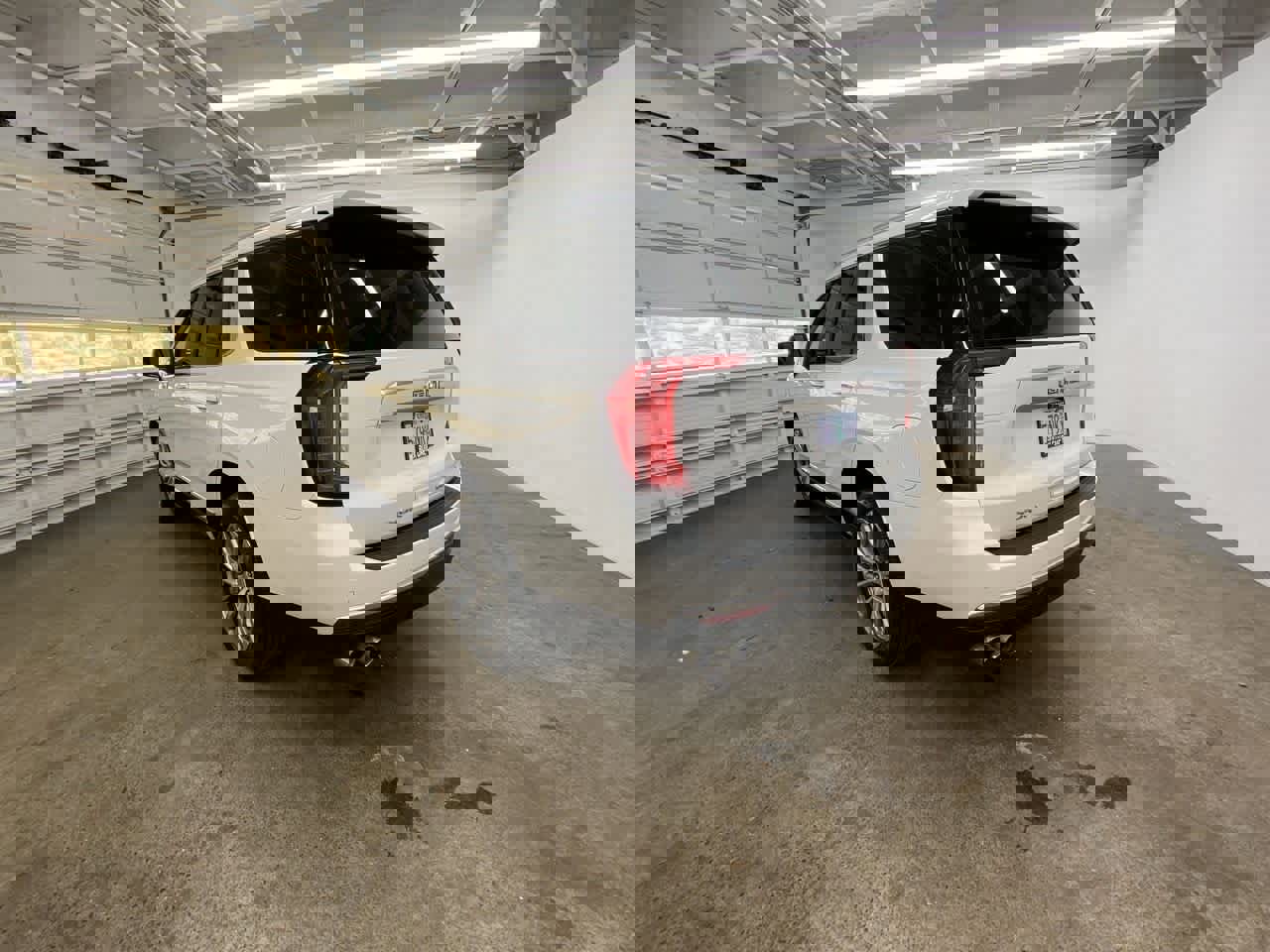 Used 2021 GMC Yukon Denali w/ Denali Premium Package image 4