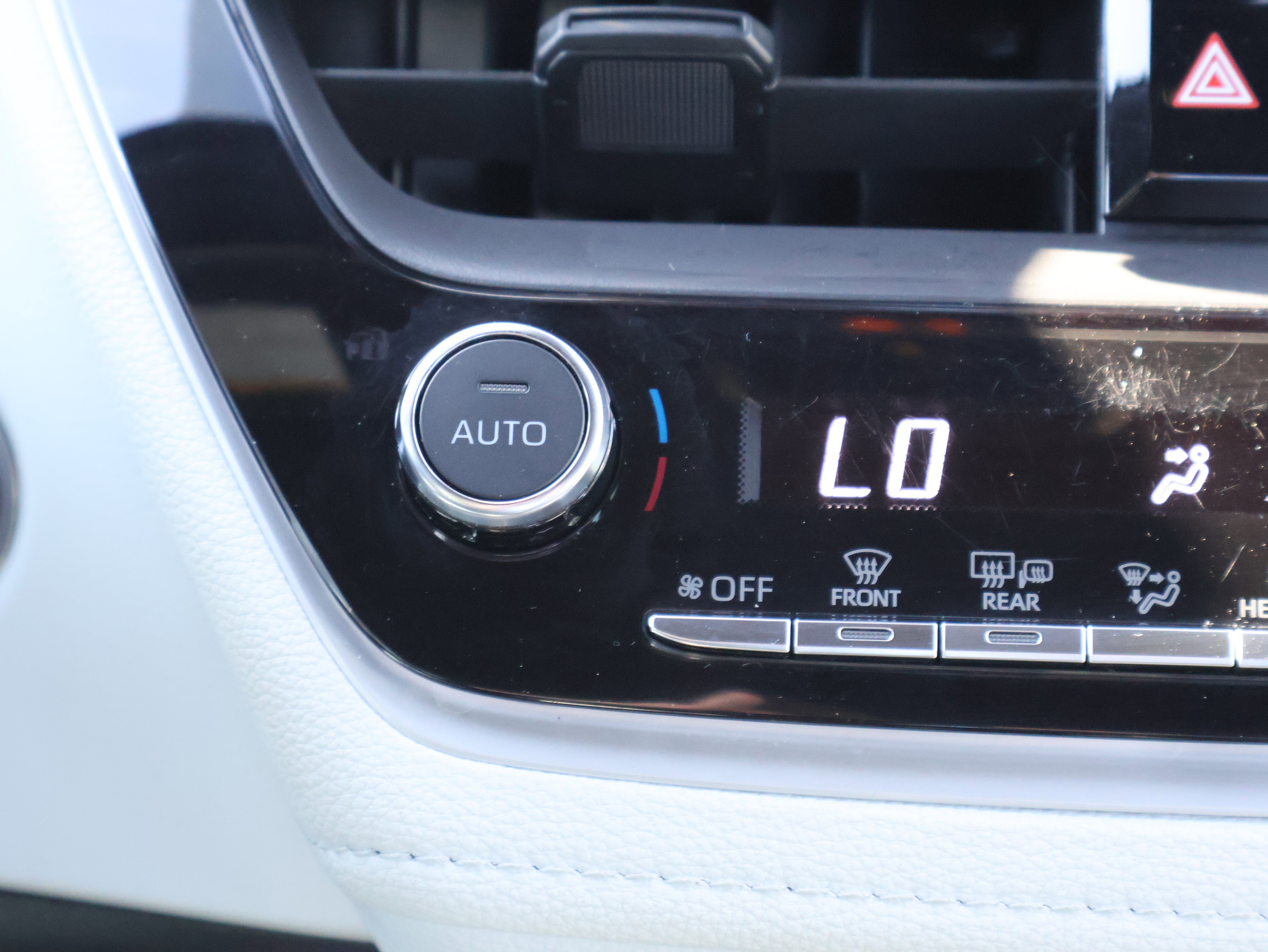 Used 2024 Toyota Corolla SE image 23