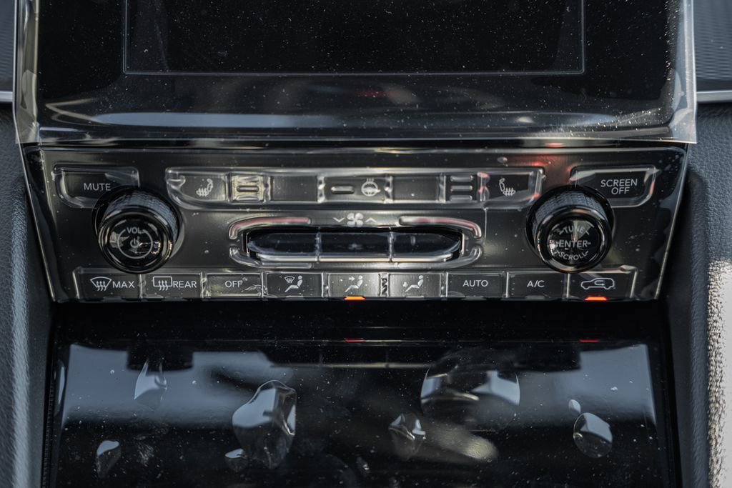 New 2025 Jeep Grand Cherokee Laredo X w/ Luxury Tech Group I image 22