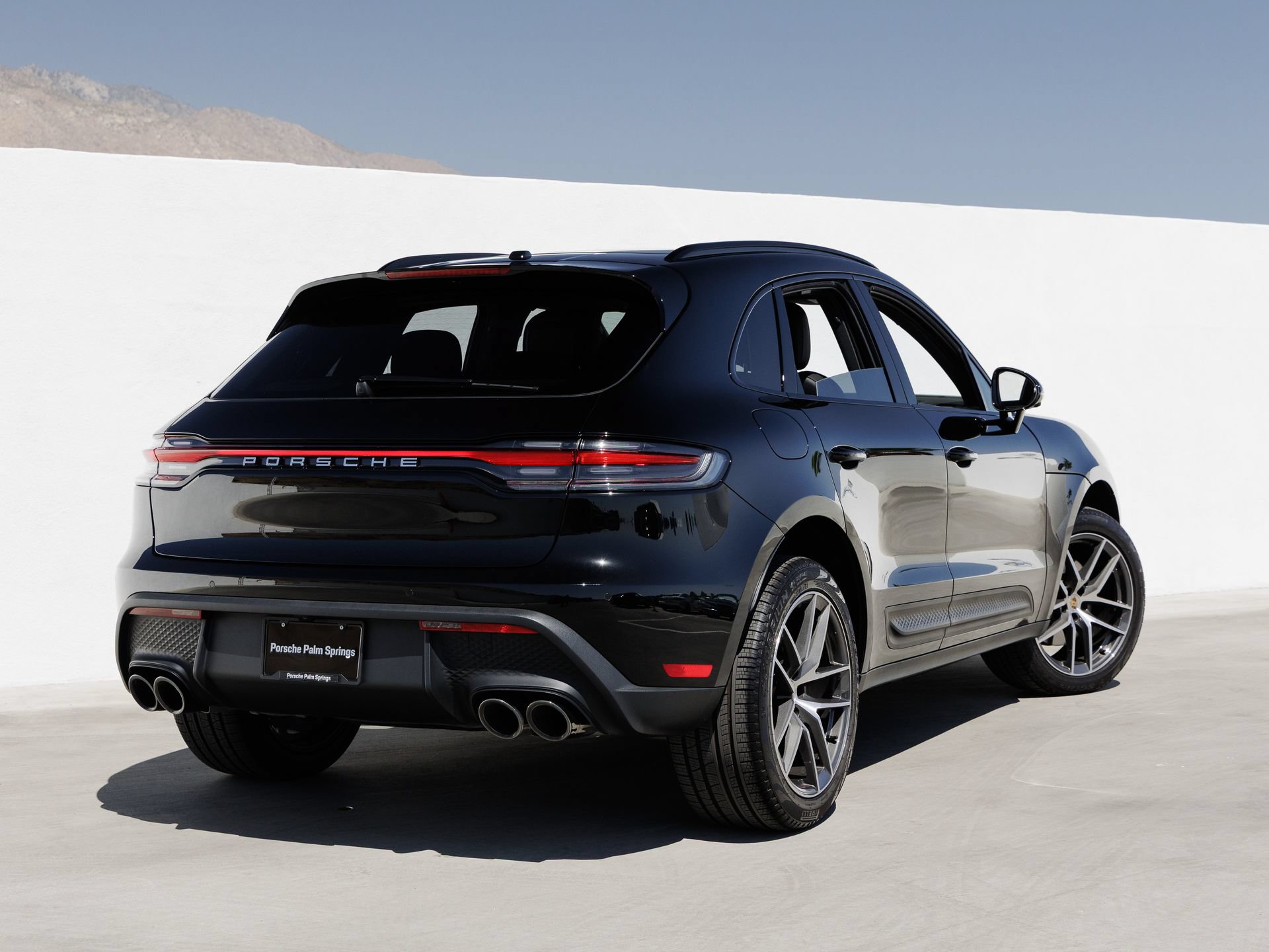 Certified 2026 Porsche Macan AWD/4WD image 7
