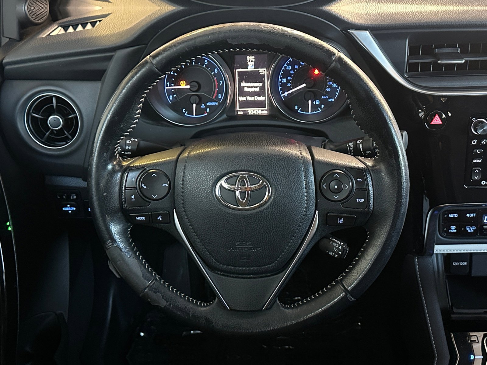 Used 2018 Toyota Corolla iM FWD image 13