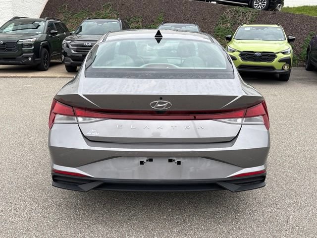 Used 2023 Hyundai Elantra SEL FWD image 4
