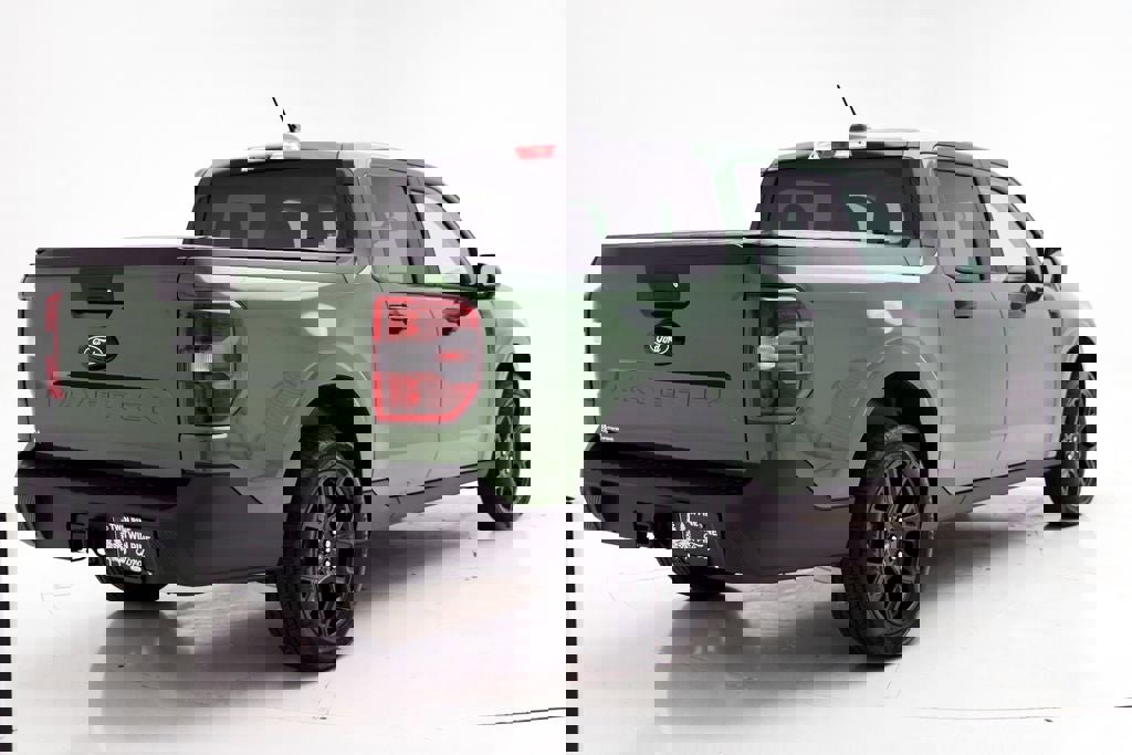 Used 2025 Ford Maverick XLT w/ Black Appearance Package image 8