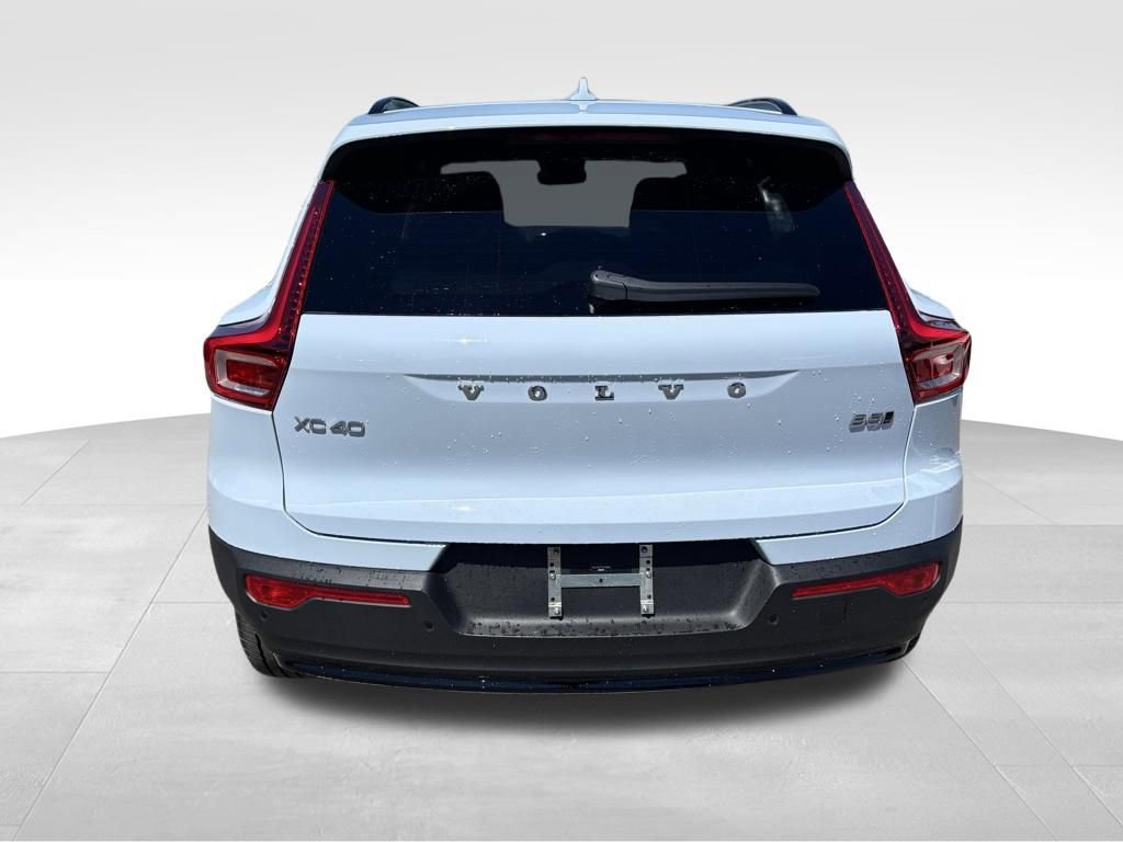 New 2026 Volvo XC40 B5 Core w/ Climate Package AWD/4WD image 5