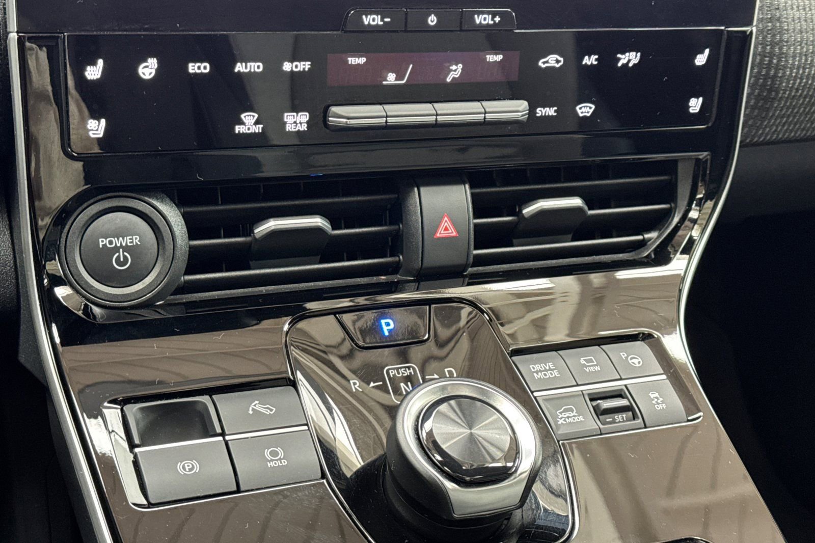 Used 2024 Subaru Solterra Touring image 27