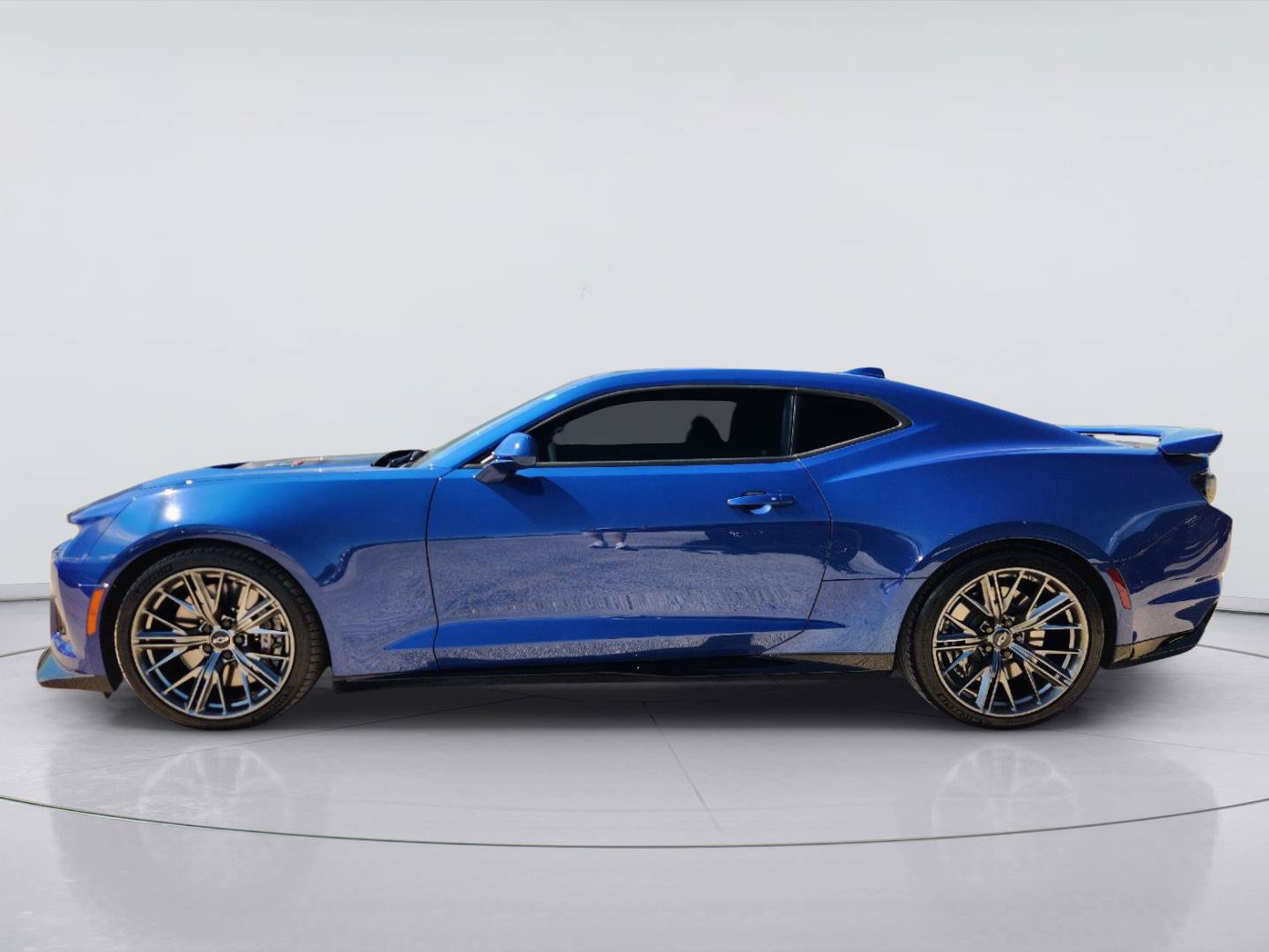 Certified 2024 Chevrolet Camaro ZL1 RWD image 4