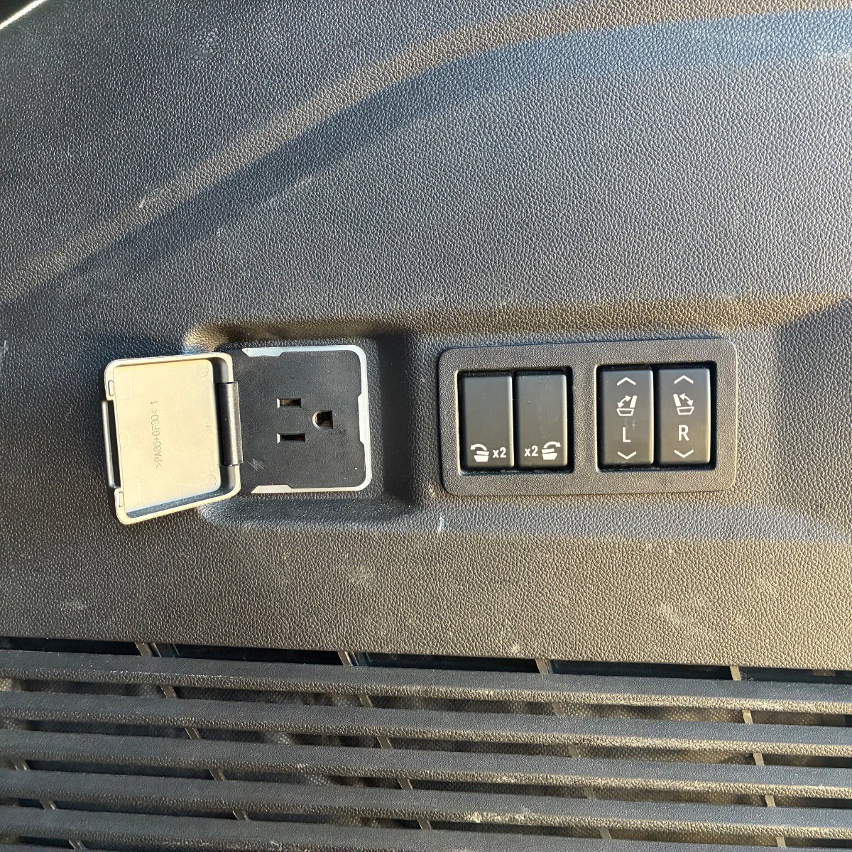 Used 2022 Chevrolet Tahoe RST w/ Luxury Package image 6