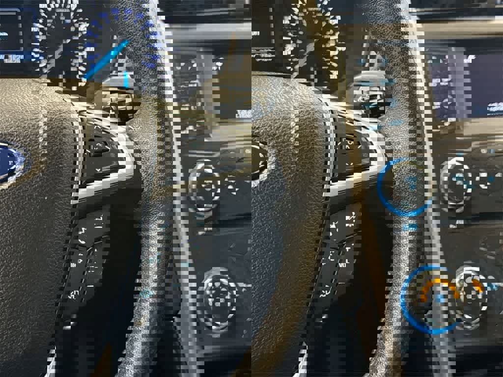 Used 2017 Ford Fusion SE image 25