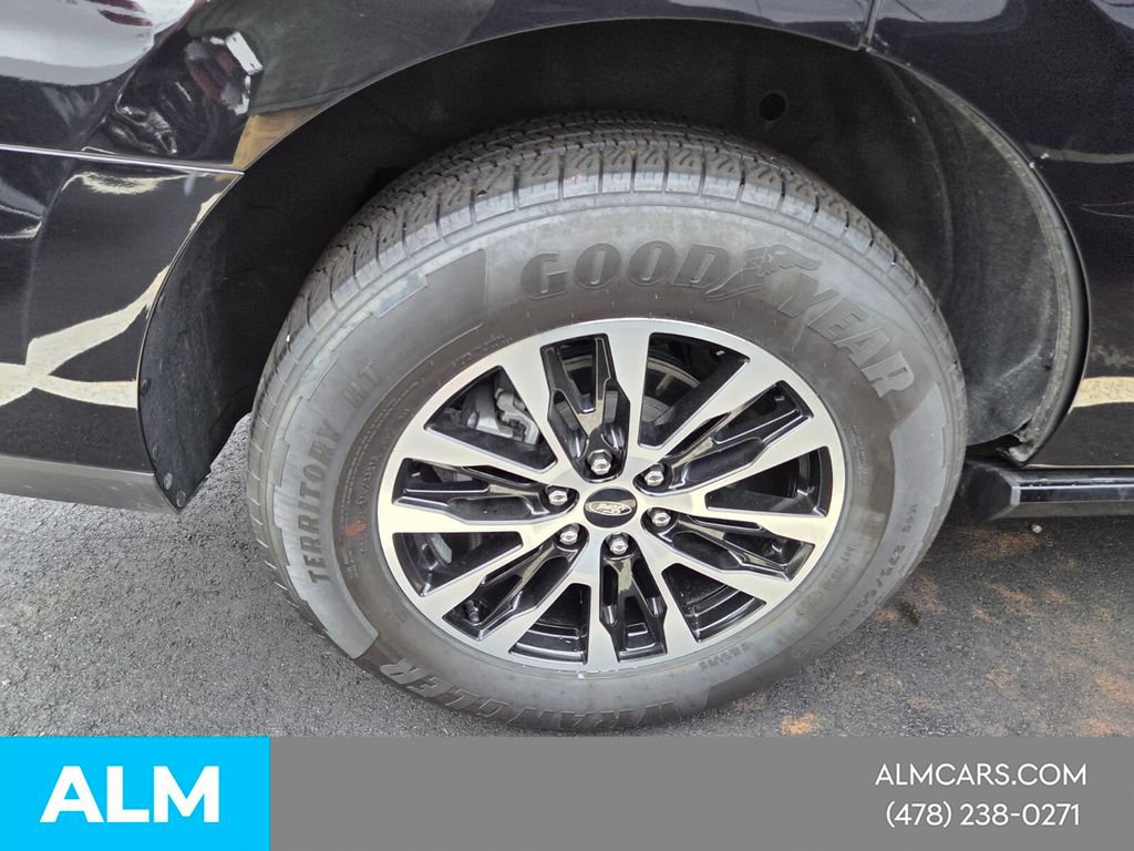 Used 2025 Ford Expedition Platinum AWD/4WD image 13