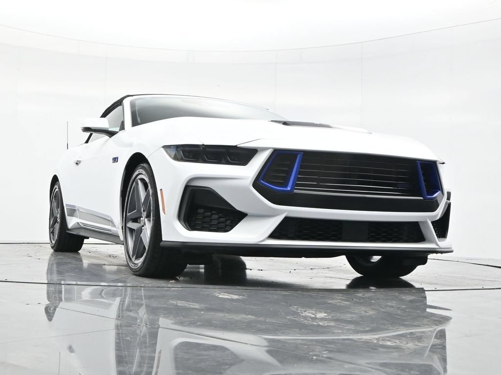 Used 2025 Ford Mustang GT Premium RWD image 39