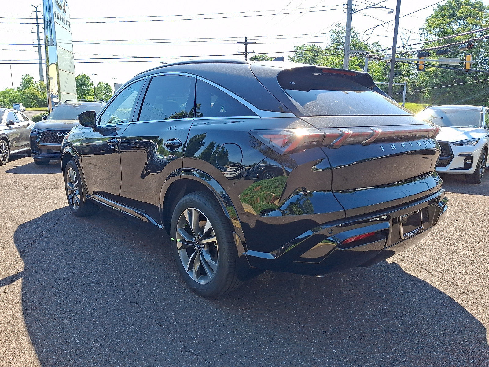 New 2027 INFINITI QX65 Luxe AWD/4WD image 3