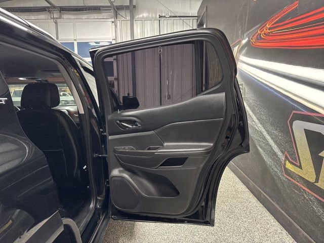 Used 2018 GMC Acadia SLT FWD image 26