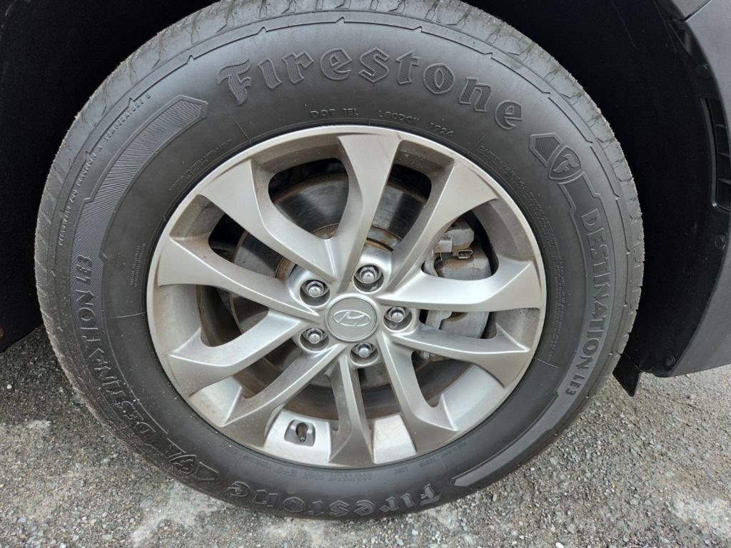 Used 2019 Hyundai Santa Fe SE AWD/4WD image 32