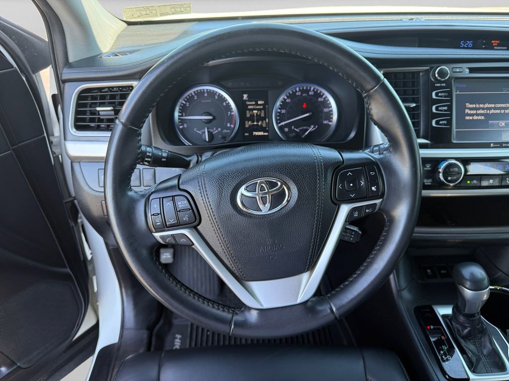Used 2019 Toyota Highlander XLE AWD/4WD image 19