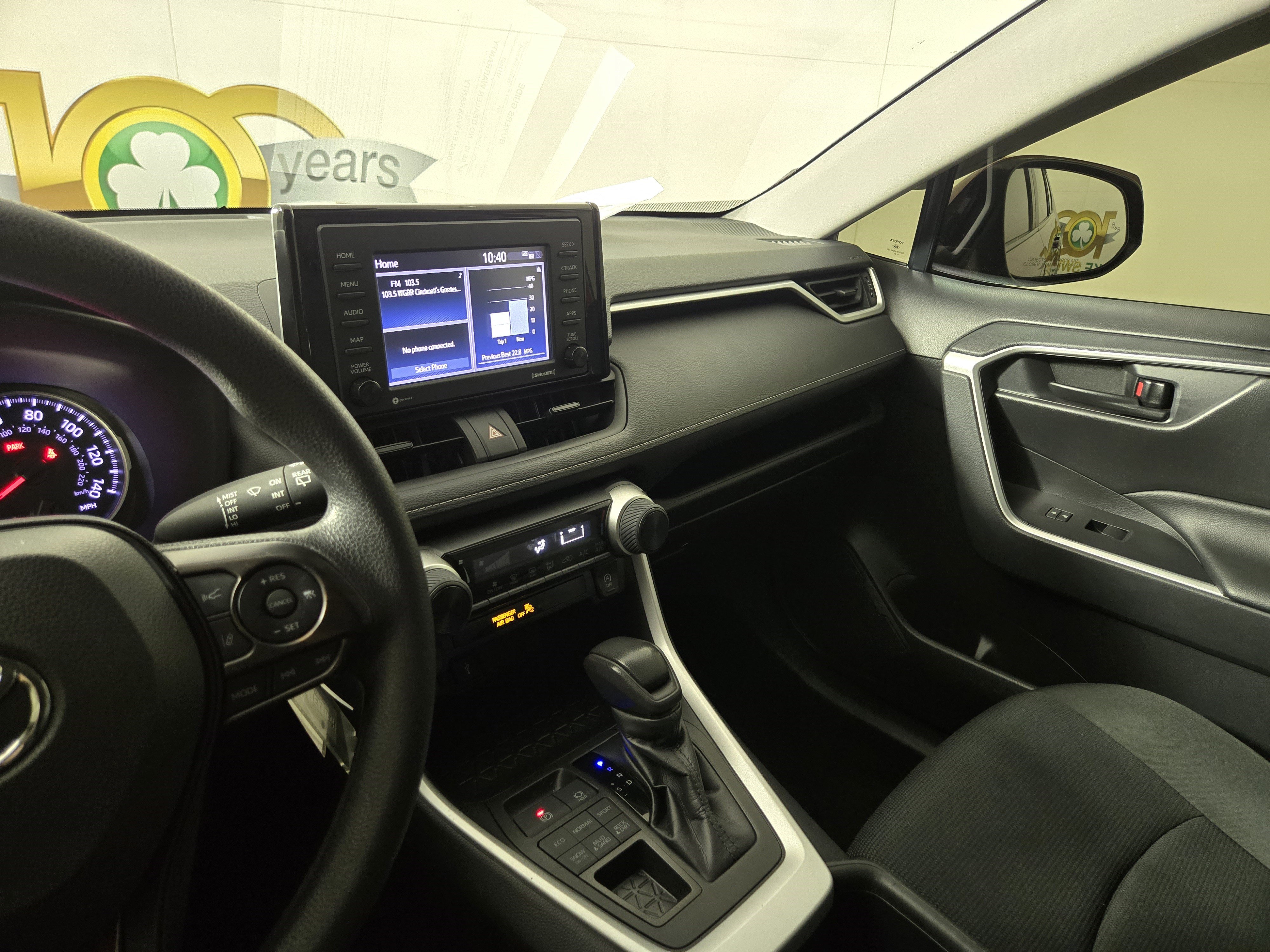 Used 2022 Toyota RAV4 LE AWD/4WD image 23