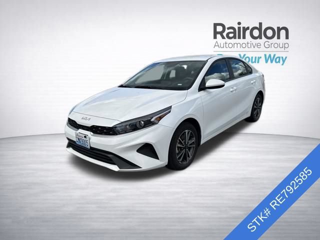 Used 2024 Kia Forte LXS FWD image 3