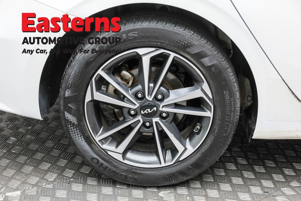 Used 2024 Kia Forte LXS image 29