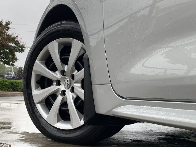 Used 2025 Toyota Corolla LE FWD image 41