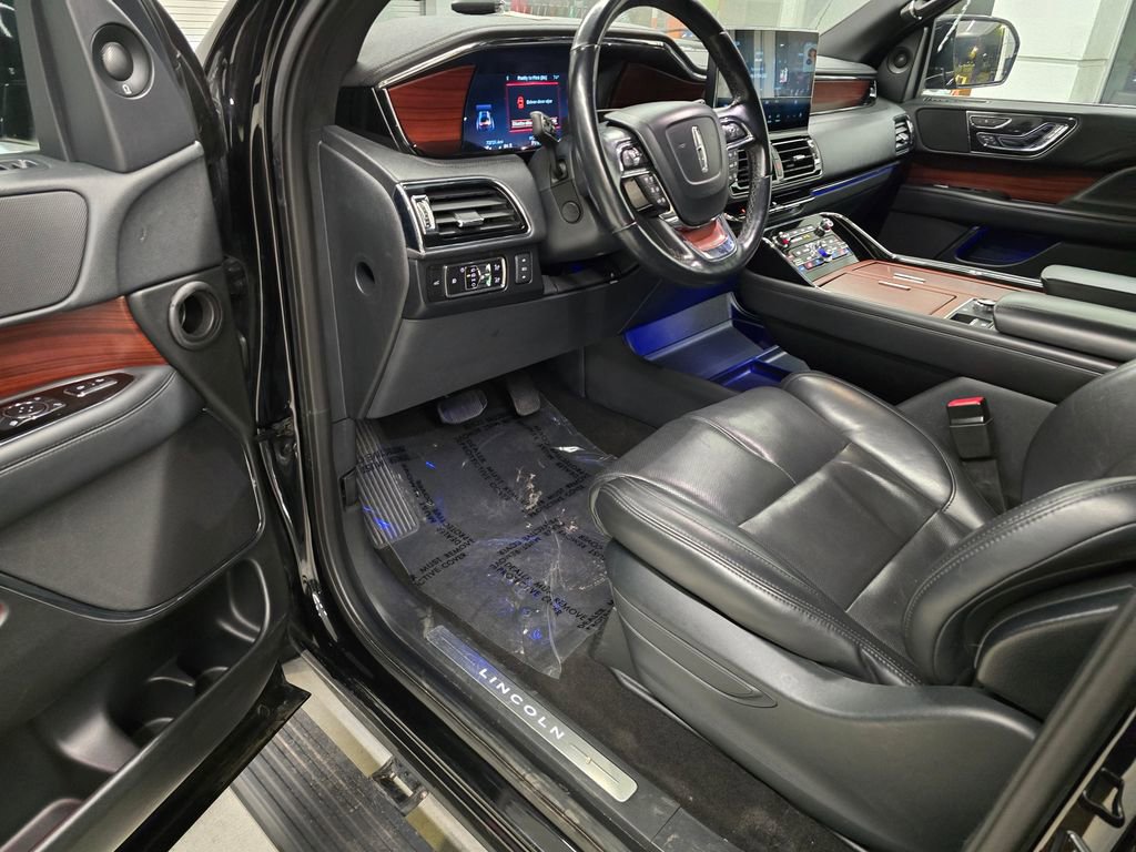 Used 2023 Lincoln Navigator L Reserve RWD image 18