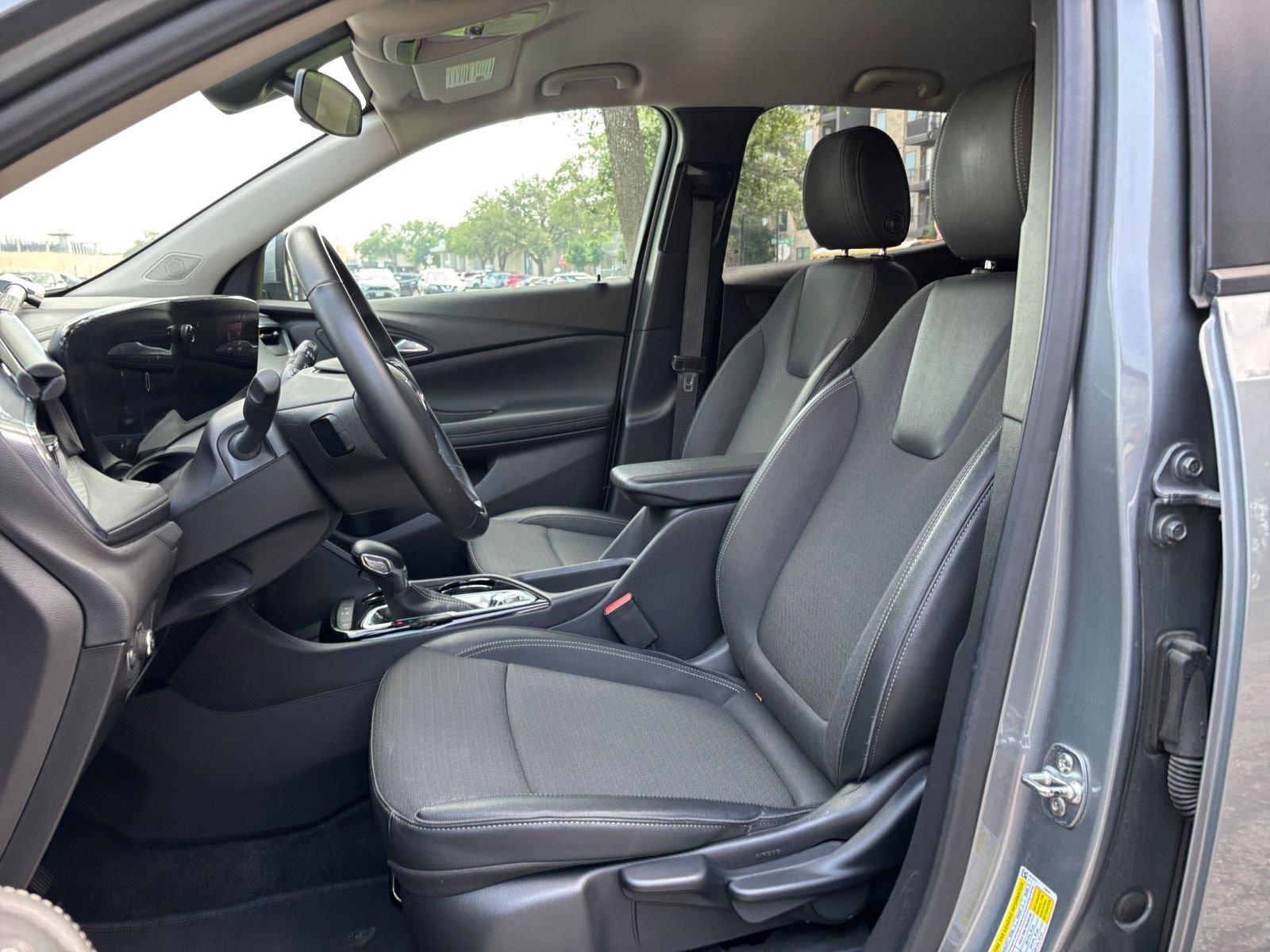 Used 2025 Buick Encore GX Preferred FWD image 22
