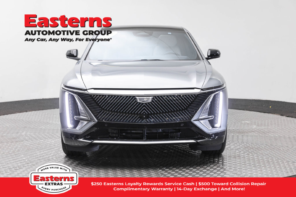 Used 2024 Cadillac Lyriq Luxury RWD image 3