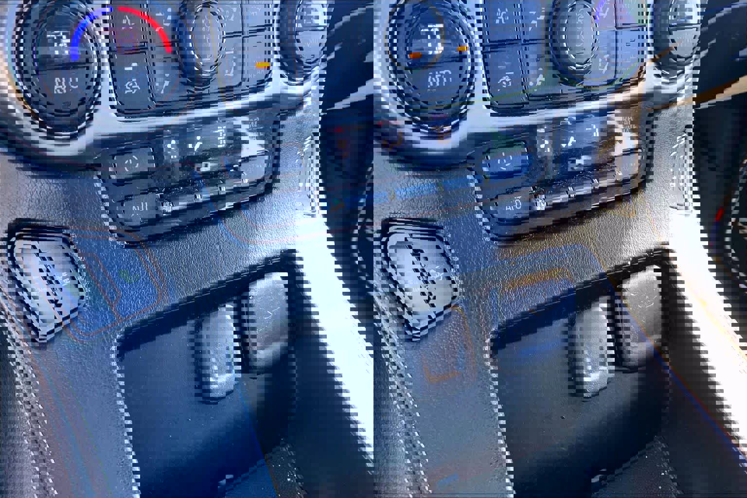 Used 2018 Chevrolet Tahoe LT w/ Luxury Package image 35