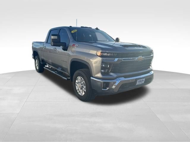 Used 2025 Chevrolet Silverado 2500 LT w/ Safety Package image 8