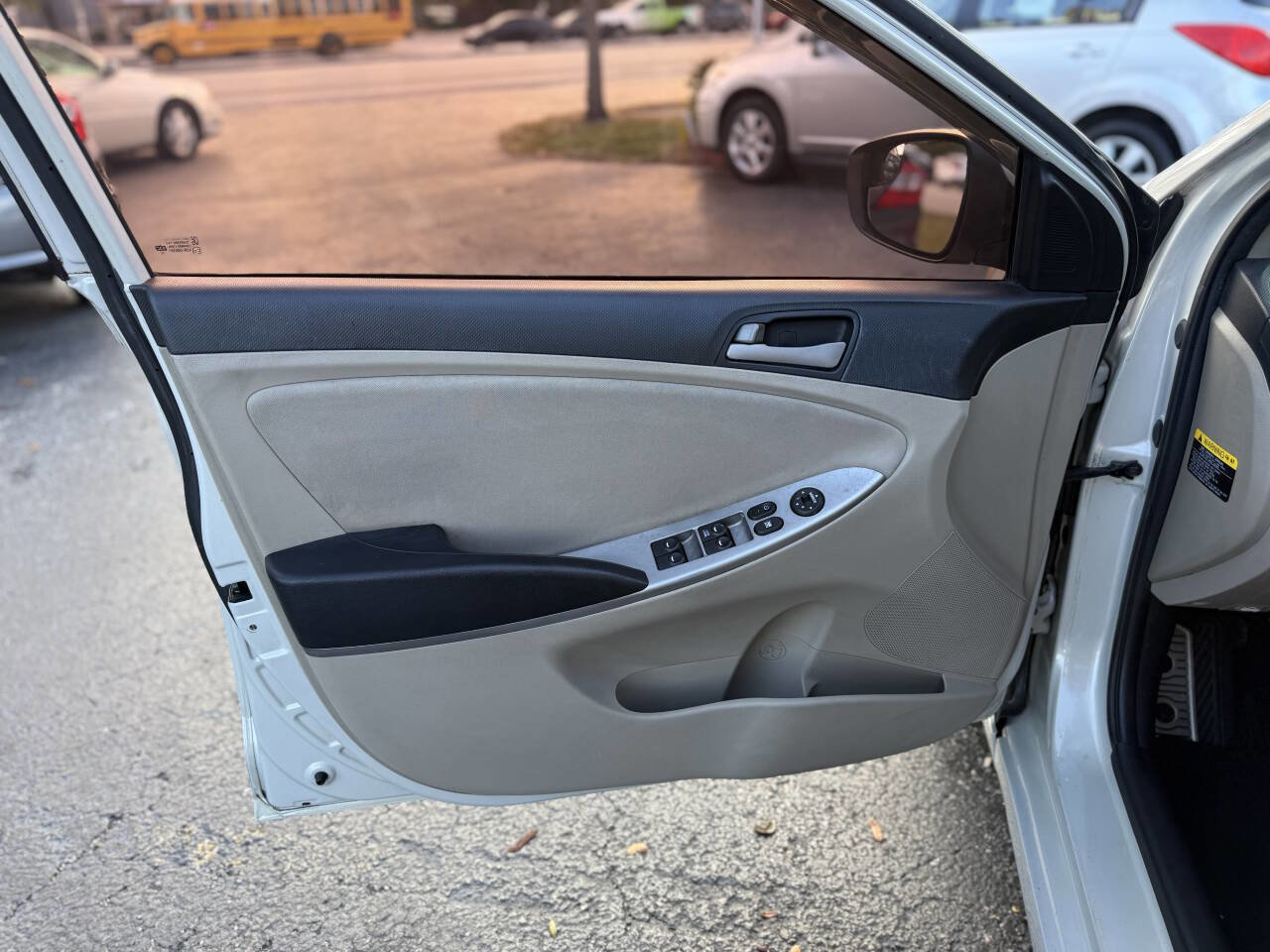 Used 2015 Hyundai Accent GLS image 12