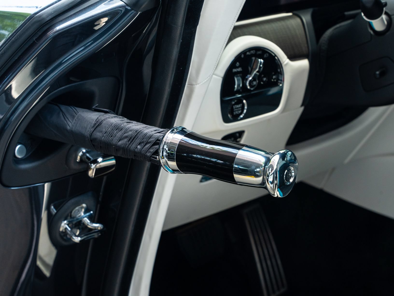 Used 2024 Rolls-Royce Spectre w/ Spectre Launch Package AWD/4WD image 6