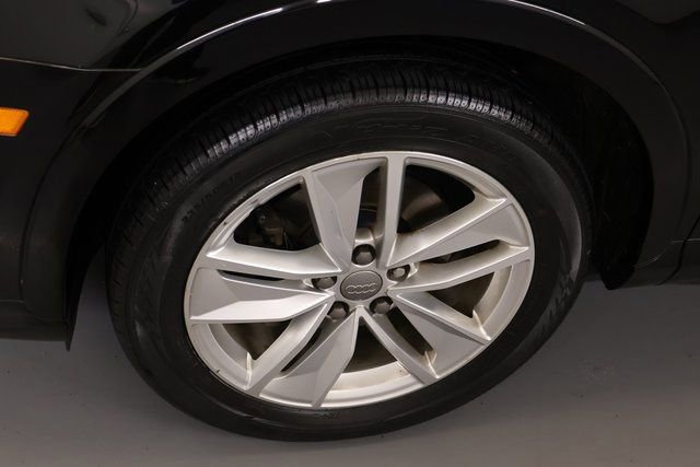 Used 2018 Audi Q3 2.0T Premium w/ Convenience Package image 7
