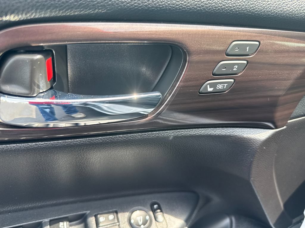 Used 2016 Honda Accord EX-L image 11