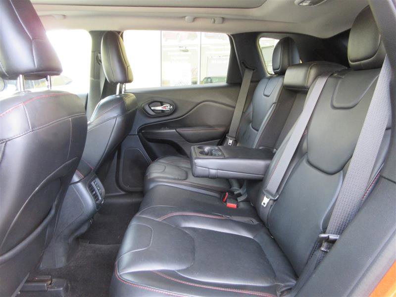 Used 2016 Jeep Cherokee Trailhawk w/ Comfort/Convenience Group image 24