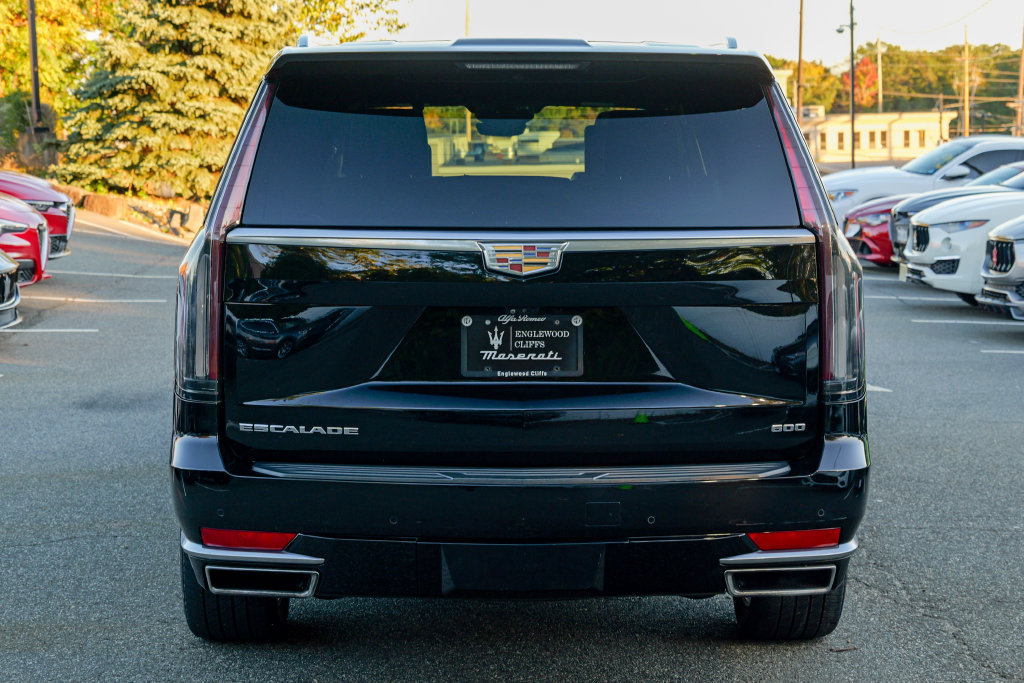 Used 2021 Cadillac Escalade ESV Premium Luxury w/ Driver Assist Tech Package AWD/4WD image 6