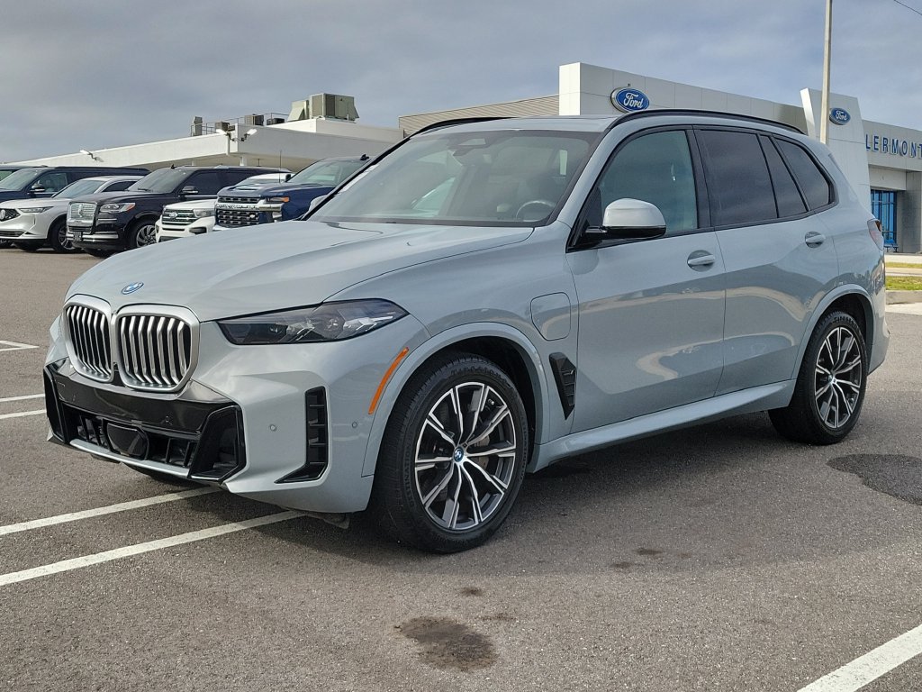 Used 2024 BMW X5 xDrive50e w/ M Sport Package AWD/4WD image 2